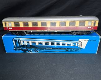 Marklin HO #4085 1st Class Passenger Car DB