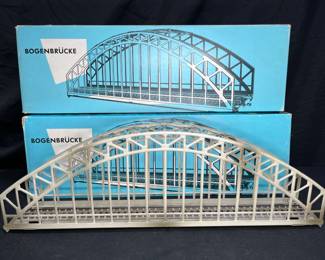 2 Metal Marklin 7163 Arched Rail Bridges w/ Boxes