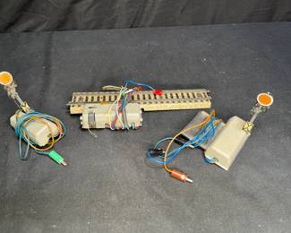 Marklin HO Signal Lights & 5106 Track w/ Power