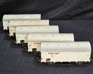 5 Marklin HO #307 White Box Cars 327 154