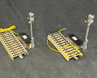 2 Vtg Marklin HO 7339/7400 Home Light Signal