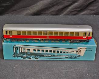 Vintage Marklin HO #4056 1st Class Passenger Car