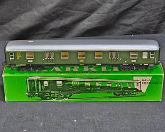 Vintage Marklin HO #4026 Luggage Car
