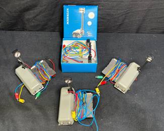 4 Marklin HO 7042 Track Signals