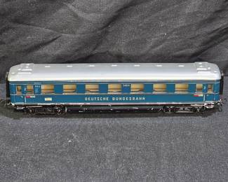 Marklin HO 346/6 Deutsche Bundesbahn 2nd Class Car