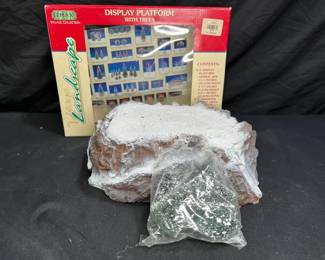 LEMAX Display Platform with 7 Bristle Trees