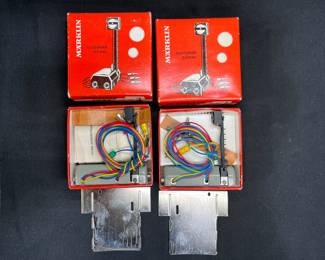 2 Marklin New Old Stock 7042 Track Block Signals