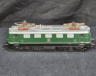 Marklin HO #3937 DB E41024 Electric Locomotive