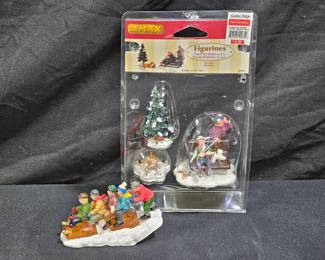 2 LEMAX Winter Scene Village Figures