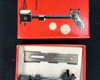 11 Marklin HO Stop Lights, Towers, Posts & More