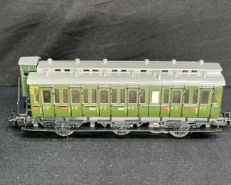 Marklin HO #330/2 2nd Class Passenger Car