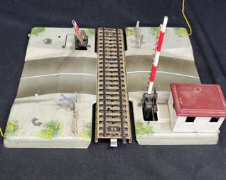 Marklin HO 457B Electric Crossing Grade Crossing