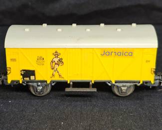 3 Marklin HO 327/154 Covered Box Car