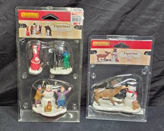 2 LEMAX Village Figurines