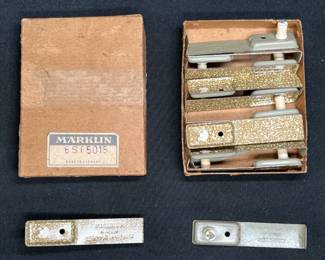 Box of Marklin HO 5015 Insulator Points