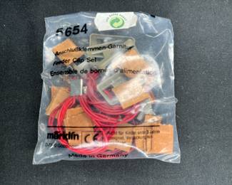 NIB Marklin 5654 Feeder Clip Set