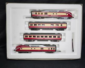 ROCO HO Tee 43883 DB BR 601 4 Car Locomotive