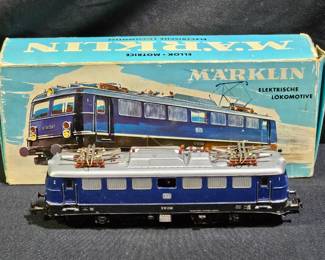 TG Marklin Electric Locomotive #3039 - E10 238