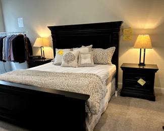 Home Meridian Int'l Headboard & footboard, nightstand, lamps and bedding set