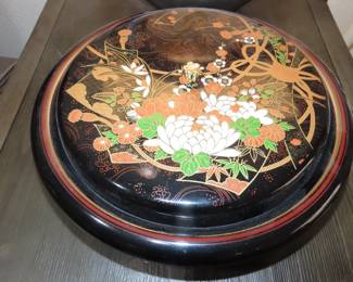 Asian serving dish with cover.