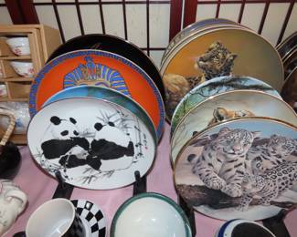 Franklin Mint decorative plates, animals.