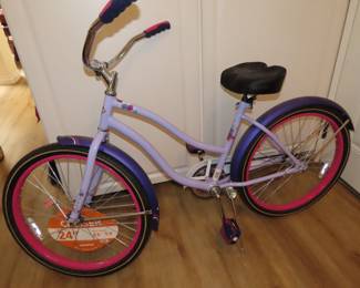 New girls/ladies Huffy beach cruiser.