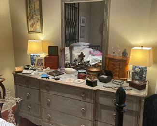 Gorgeous dresser with mirror!
