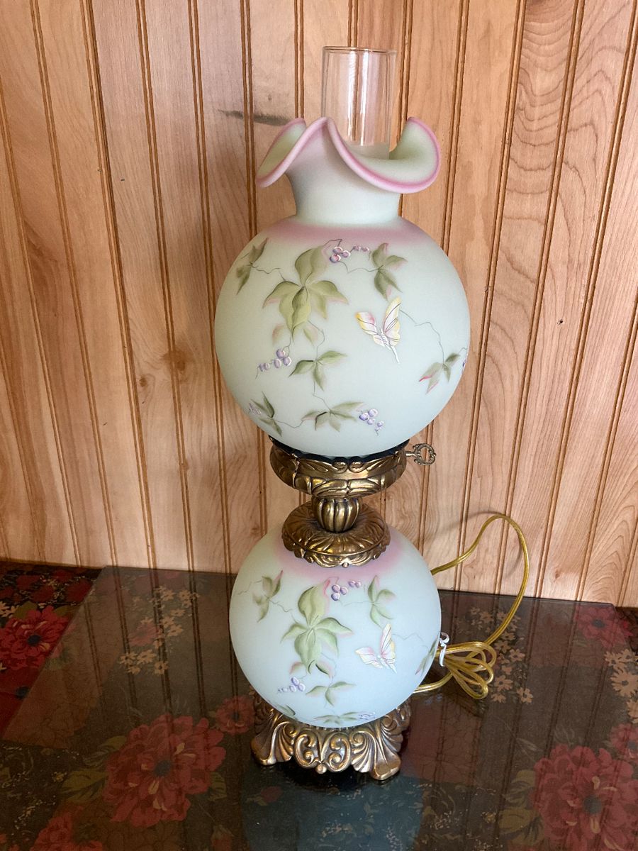 Vintage Fenton Lamp