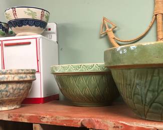 More great antique Mixing Bowls, rare patterns