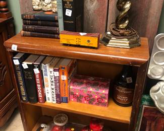 Nice small bookshelf - only $10!