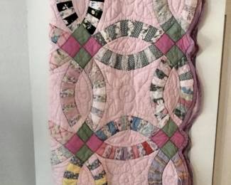Vintage Double Wedding Ring Quilt