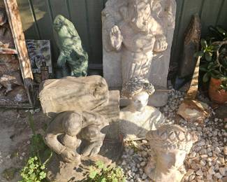 Lots and lots of garden sculptures. There are dozens!