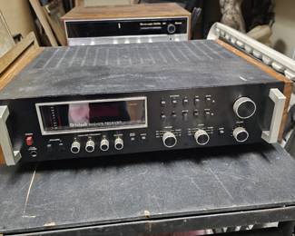 McIntosh 4275 reciever. Operates at factory specs.