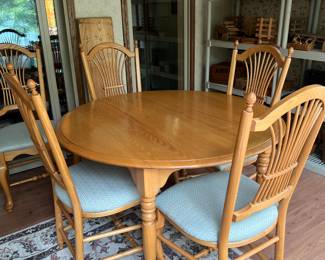 Dining Table with 6 Chairs and 2 Leaves