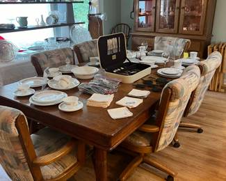 Farmhouse Table with 6 Chairs