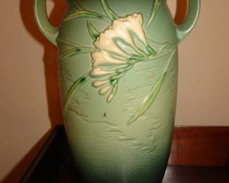 Roseville Art Pottery Freesia Double-handled vase