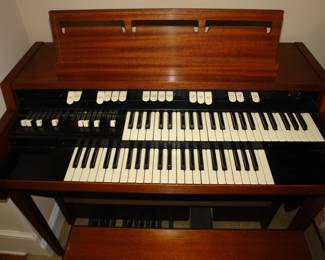 Hammond Organ - Model L-102