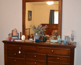Dresser with mirror, decor
