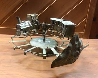 Wind-up train music box