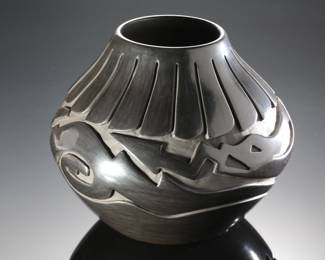 Vickie Martinez&nbsp;Santa Clara Avanyu Serpent Pot Native American Pottery Carved Blackware 
