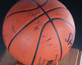 1992-93 Phoenix Suns Team Signed Basketball Autographed 
