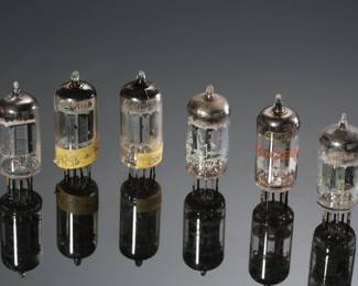 Lot of 8 Vintage 12AU7/ECC82 Vacuum Tubes Telefunken Mullard 
