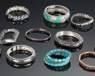 #1 Costume Jewelry Lot of 13 Bracelets 
