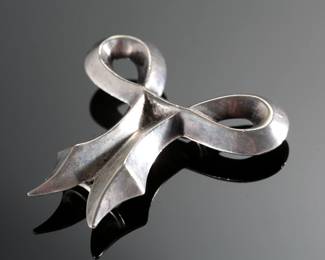 Vintage Navajo Sand Cast Silver Bolo Tie
