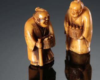 Set of 2 Antique Japanese Netsuke Figures Carved Bone Sculpture 
