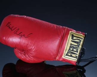 *Signed* Michael Carbajal Autographed Boxing Glove Everlast 
