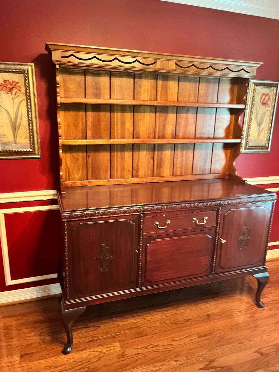 Devlin Estate Sale in Mostyn Manor, Magnolia,... starts on 8/3/2024