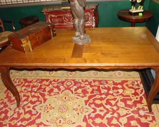 French dining table