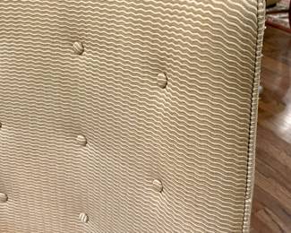 Beautiful set of 6 dining chairs