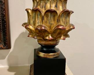 Fantastic carving and gilding 